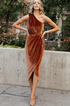 Baltic Born Kourtney Velvet One Shoulder Midi Dress |
